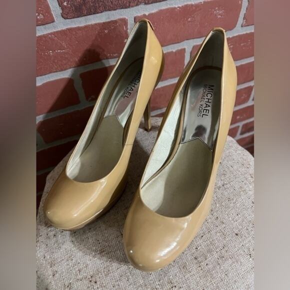 Michael Kors | Beige Stilettos - Picture 2 of 8